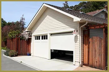 Warren Metro Garage Door Service Warren, RI 401-326-2459 Warren Metro Garage Door Service Warren, RI 401-326-2459 - serv-sid-res-gdr-19m